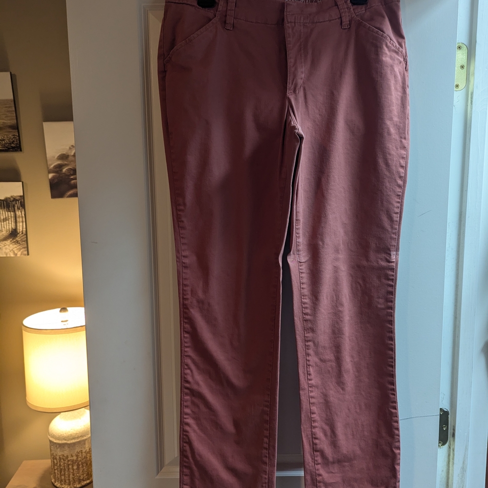 Lee Essential Chino in Dusty Rose